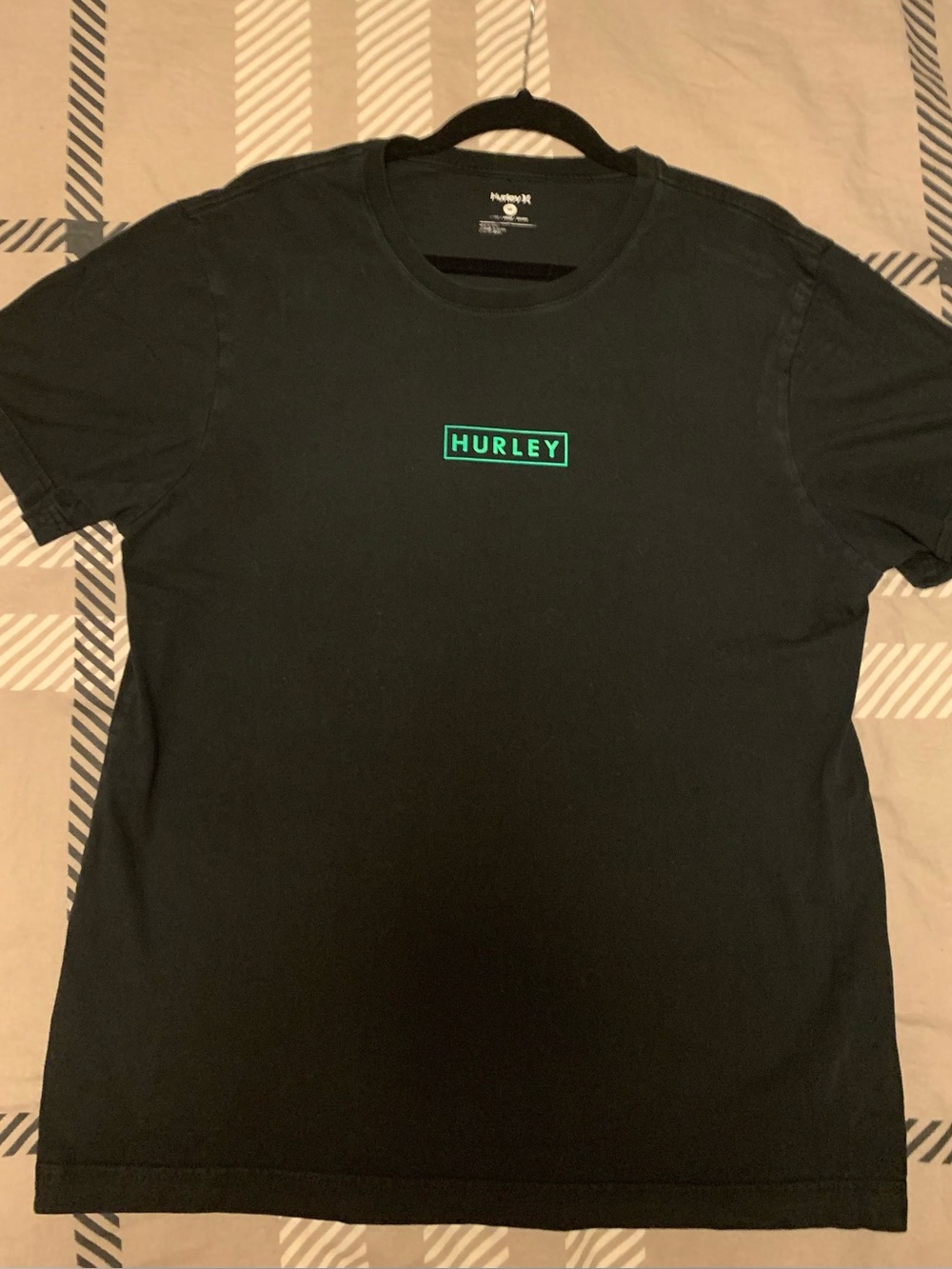 Hurley Black Short Sleeve Logo Crew Tee  size Large Unisex Reflective Streetwear